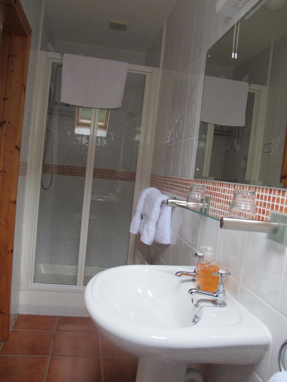 Riversdale House Accommodation Laragh Bagian luar foto